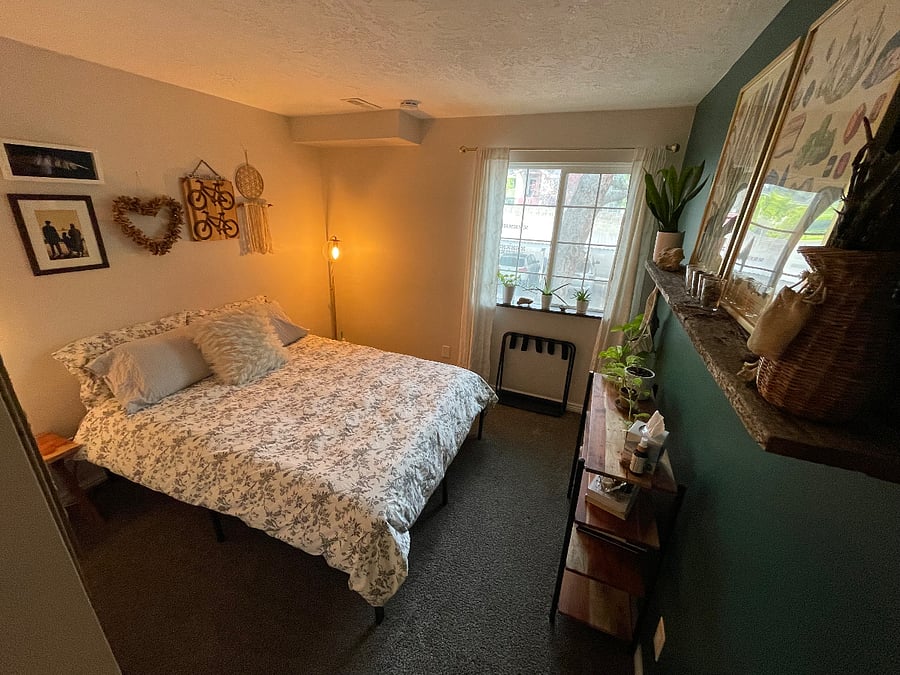 2nd Bedroom - Queen Bed