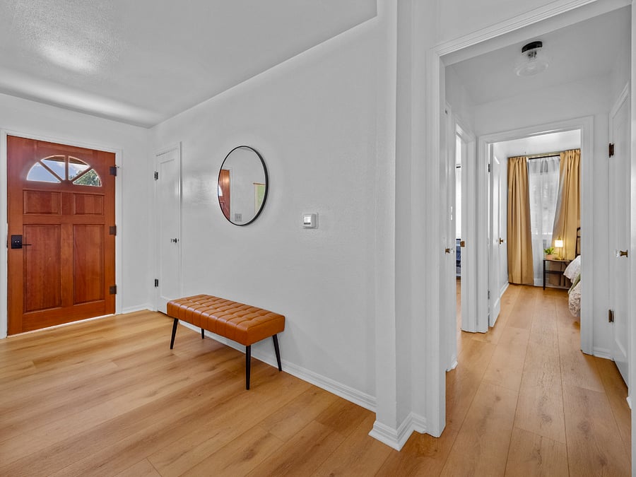 Entry area and hallway