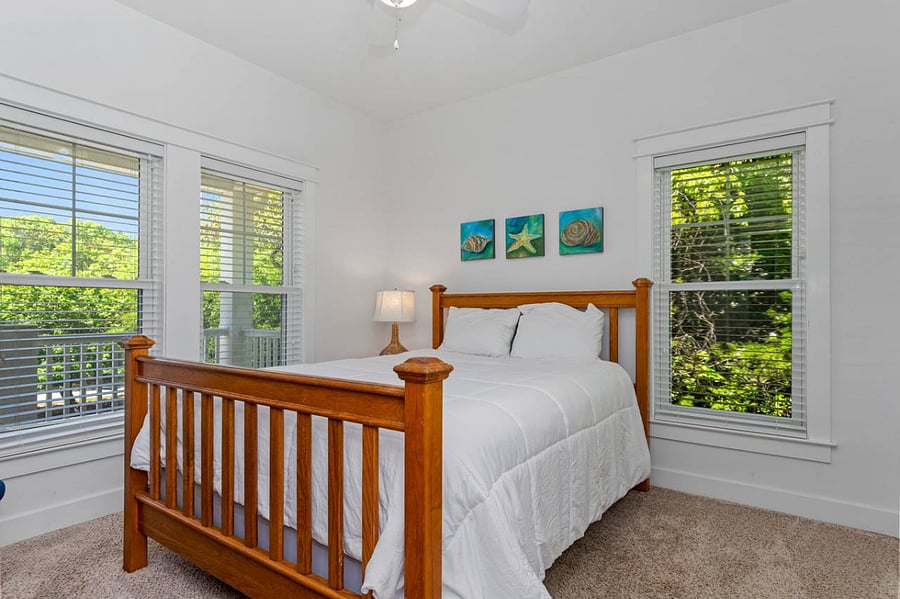 3rd bedroom with queen