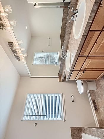 Master Bedroom Bathroom