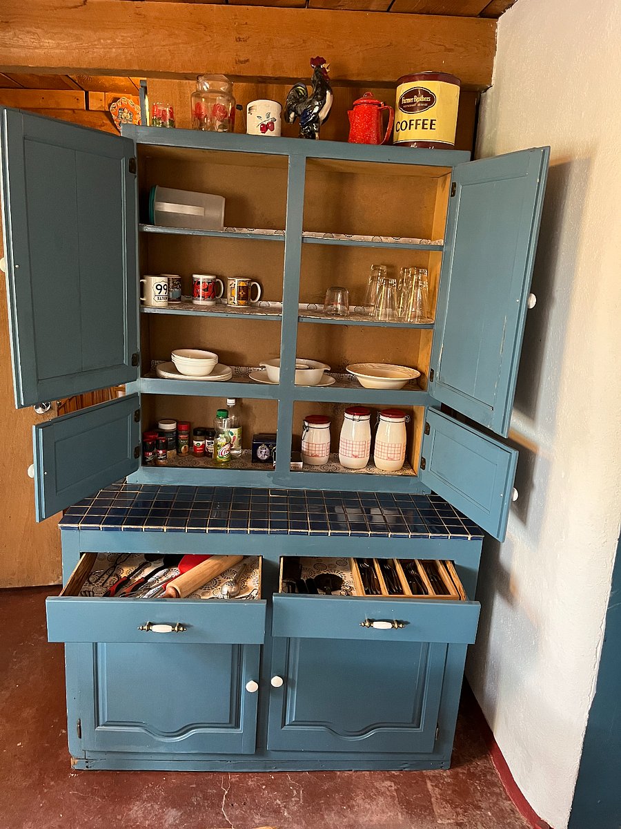 Fully equipped kitchen.