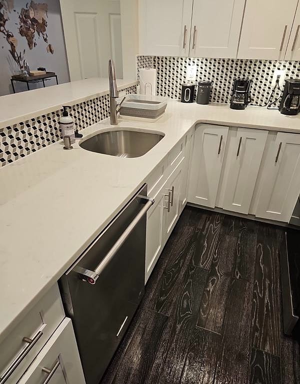 Furnished Finder property 875751_1 photo 3