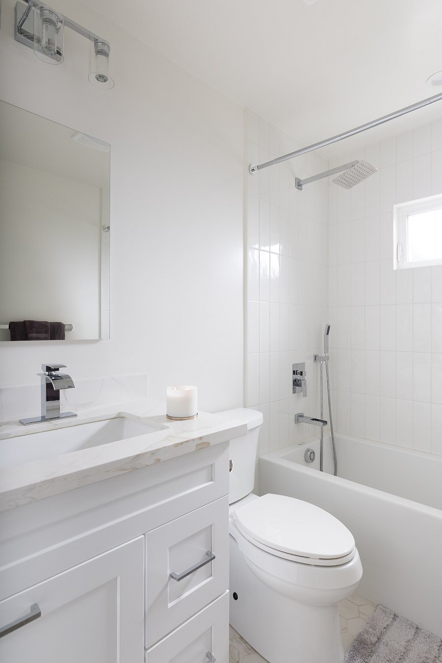 deep soaking bathtub and rain shower 