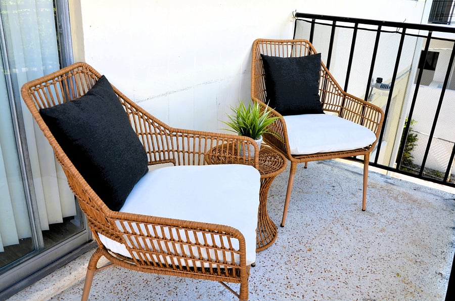 Start your morning with cafe con leche and a breeze this little patio pairs island texture with city rhythm.