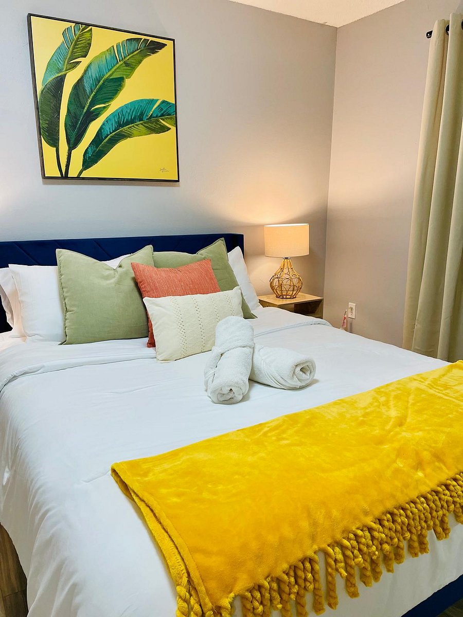 Queen comfort meets Miami warmth with a pop of golden sunshine.