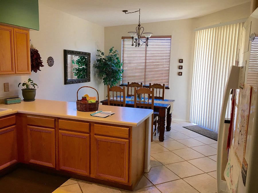 Kitchen & Dining