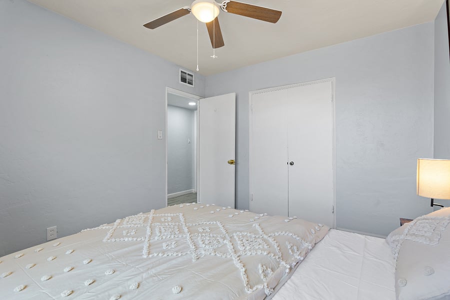 Luxury Memory foam Queen-sized bed