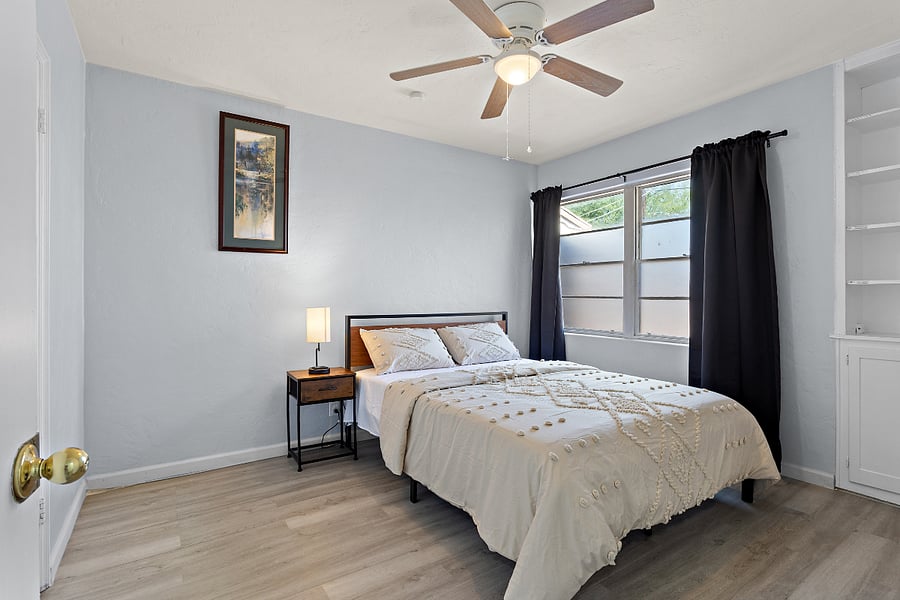 Luxury Memory foam Queen-sized bed