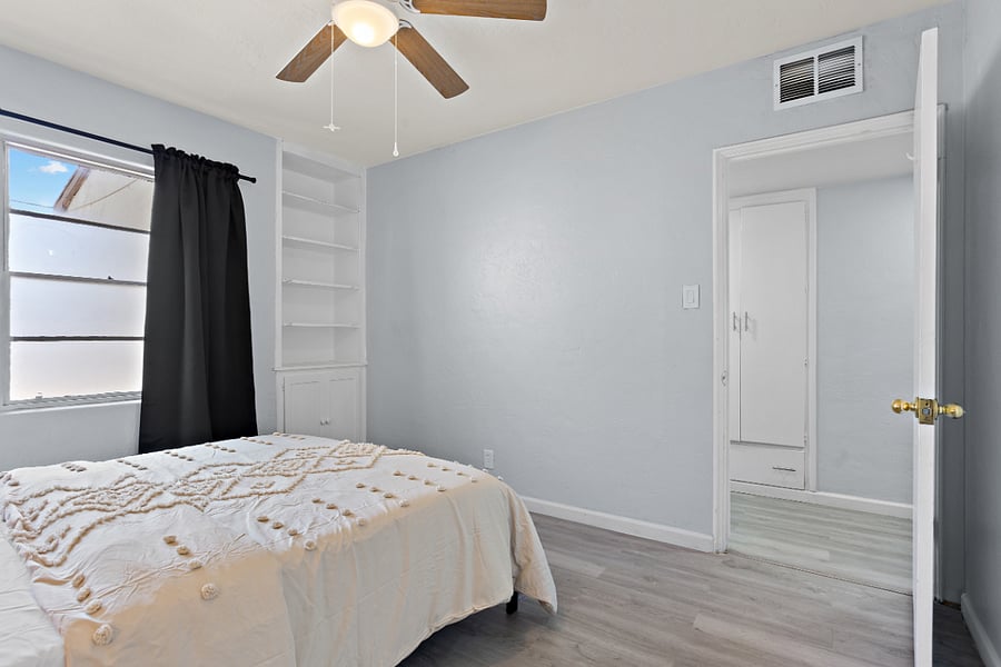 Luxury Memory foam Queen-sized bed