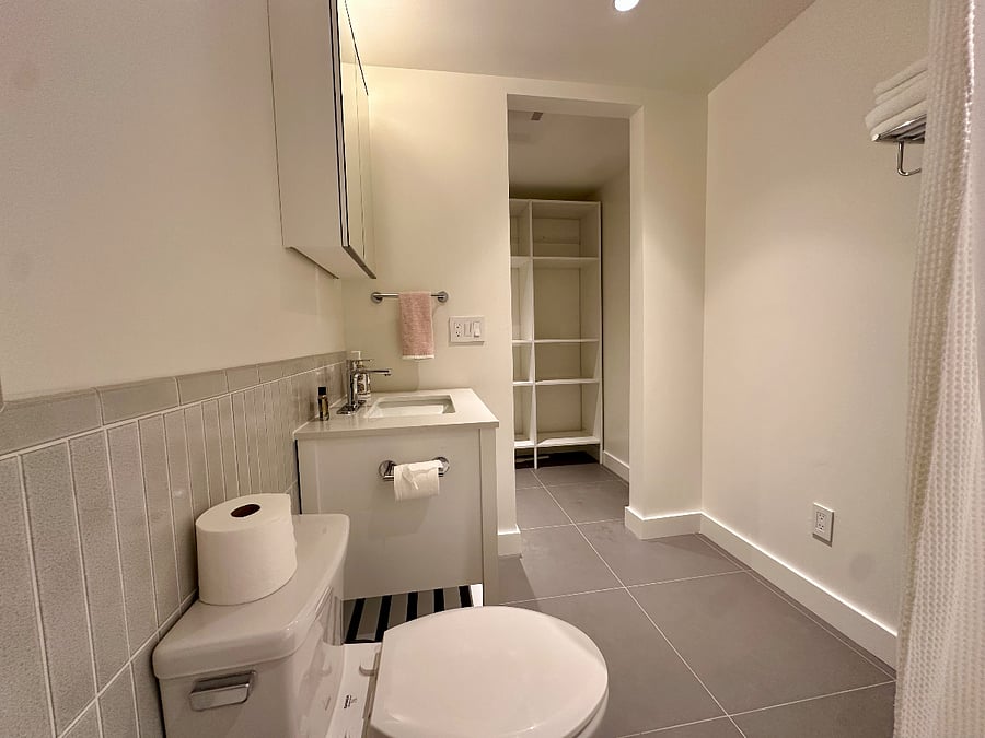 BATHROOM (WALK-IN CLOSET BEYOND)