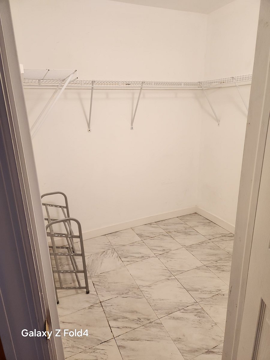 Walking closet 