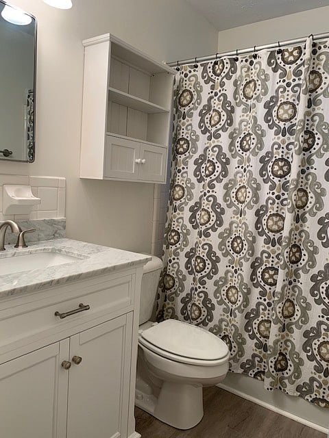 Full Bathroom