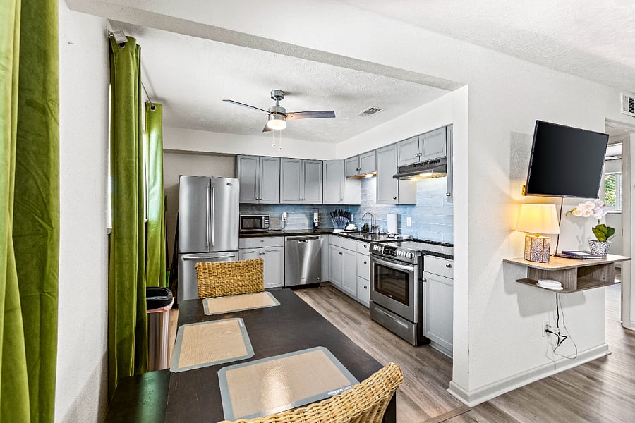 Furnished Finder property 876323_1 photo 3
