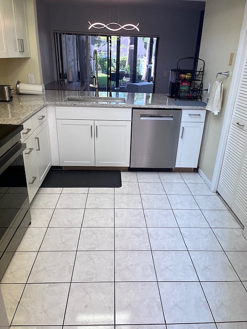 Furnished Finder property 876337_1 photo 12