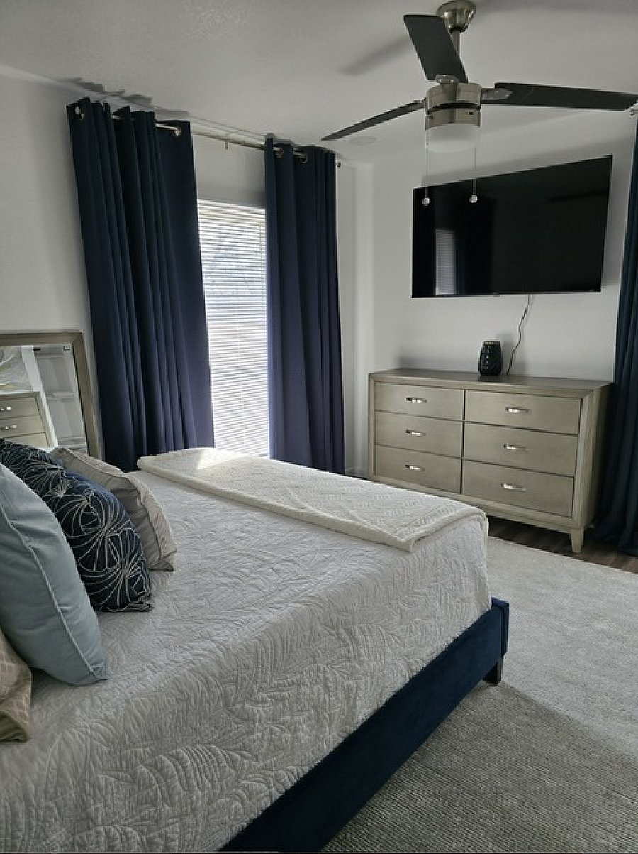 Master Bedroom (Room A)