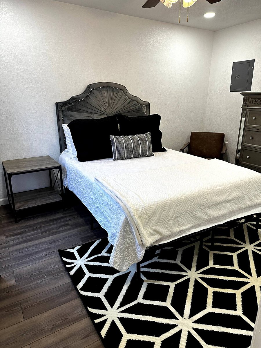 Room C - Private Bathroom