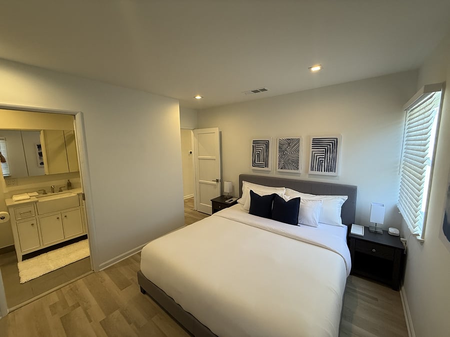 Furnished Finder property 876436_1 photo 24