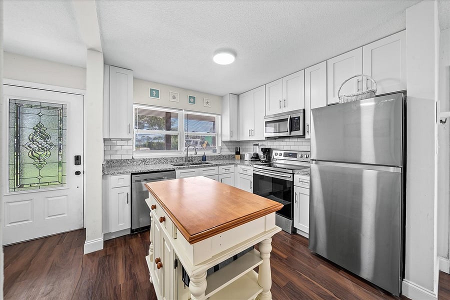 Furnished Finder property 876514_1 photo 30