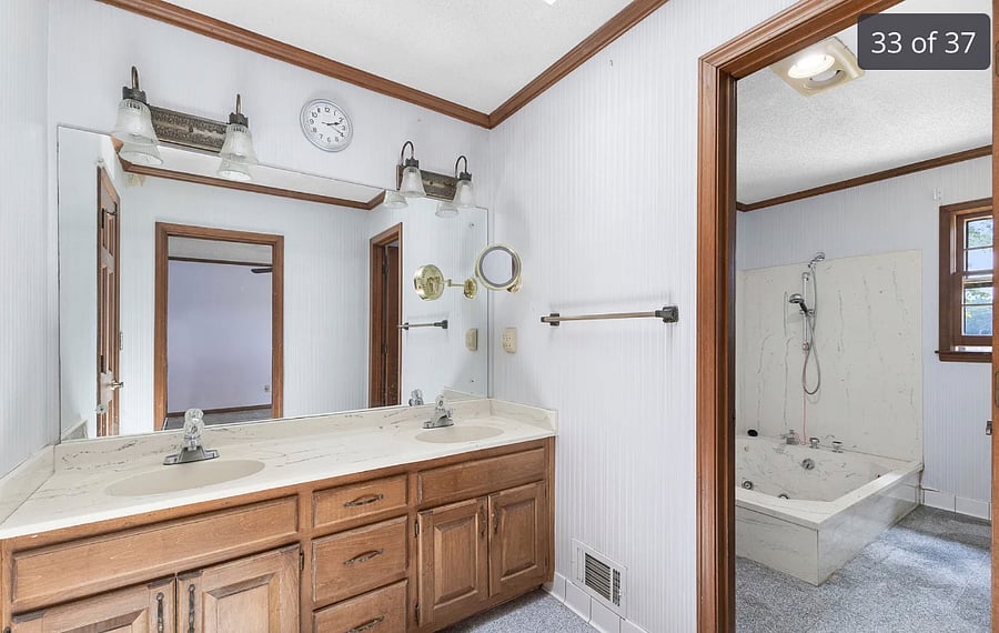 Master bedrooms shower and vanity before remodel