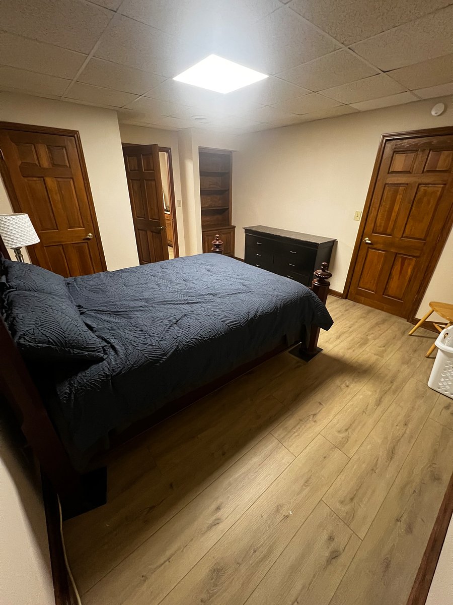 Basement Queen Bed $1250