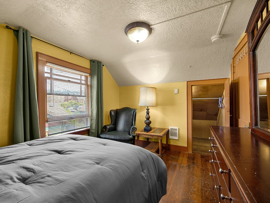 second bedroom