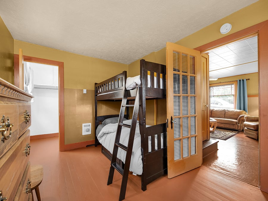 third bedroom option change for king bed also