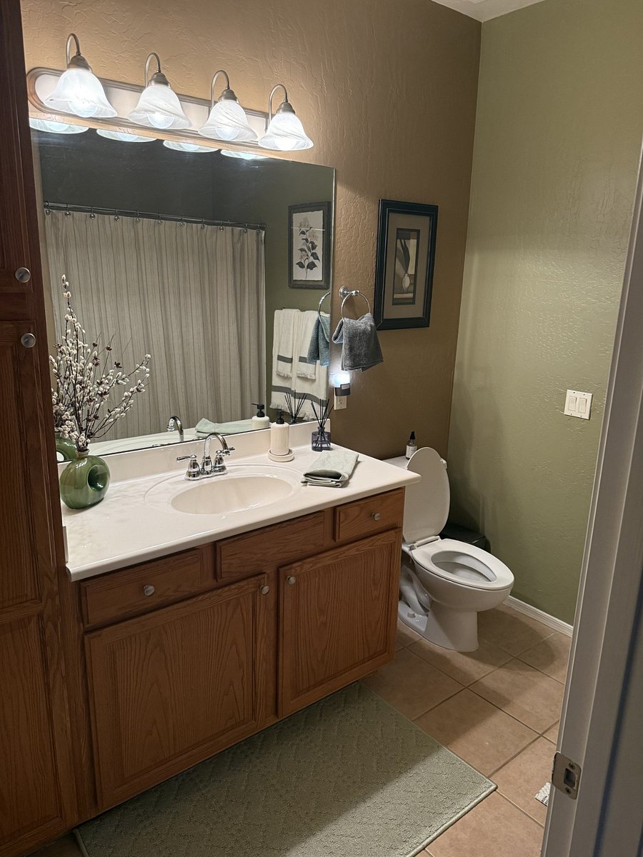 2nd Bathroom