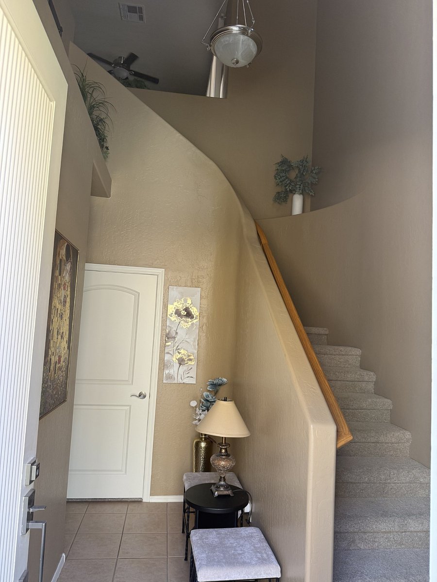 Front Door Entrance/Foyer