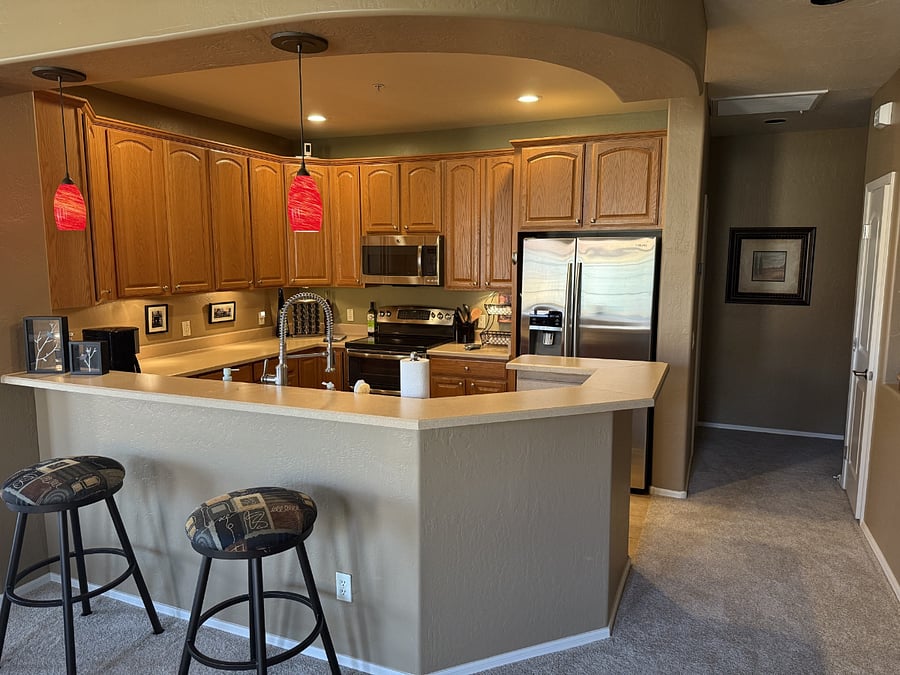 Kitchen w/upgraded appliances including a double oven