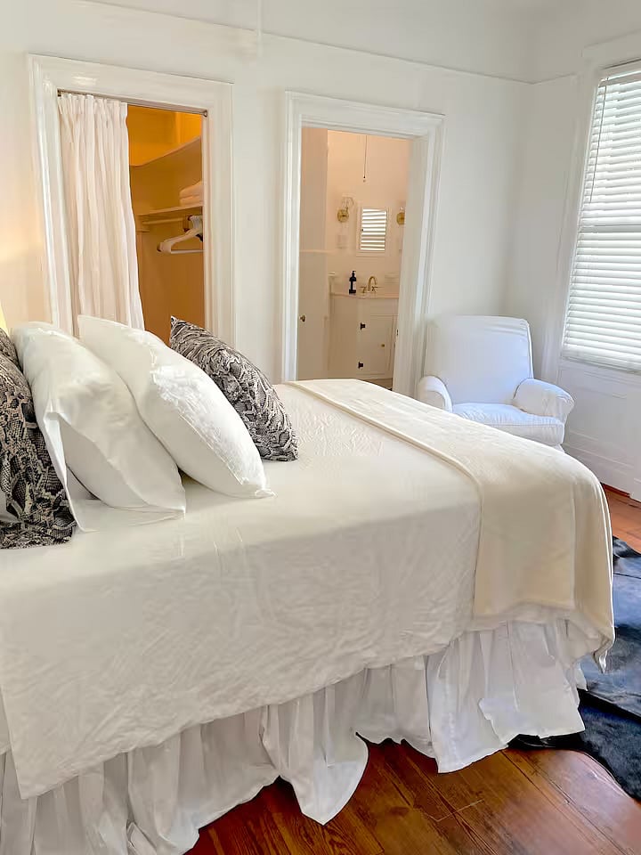 Furnished Finder property 876660_1 photo 3