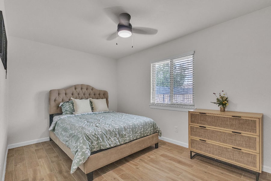 Queen Bed in this bedroom.