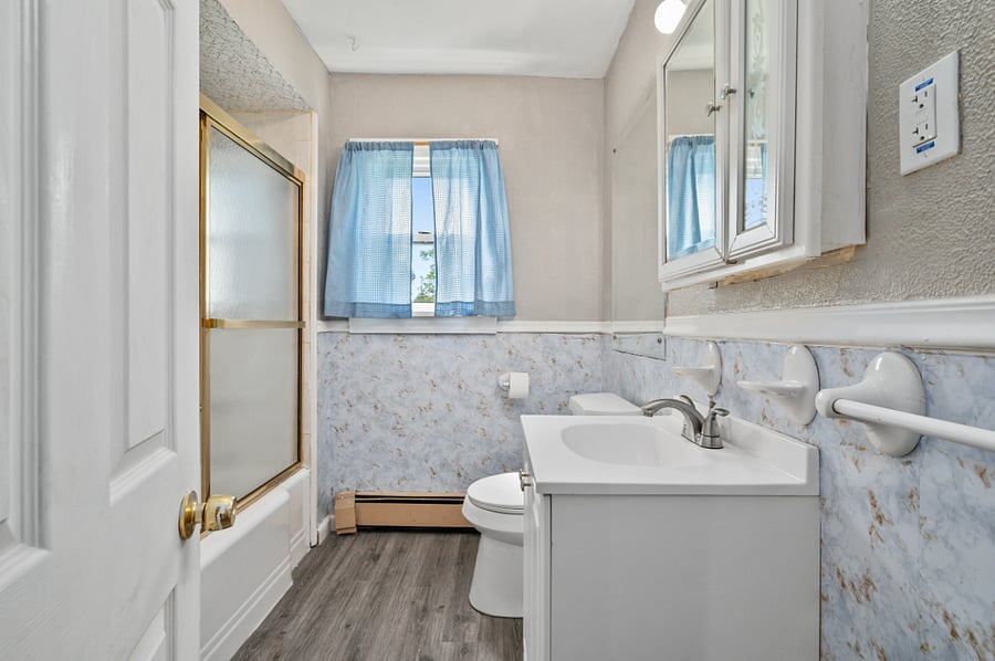 First floor full bathroom consisting of shower and bath tub - great water pressure, shampoo, conditioner and body wash stocked