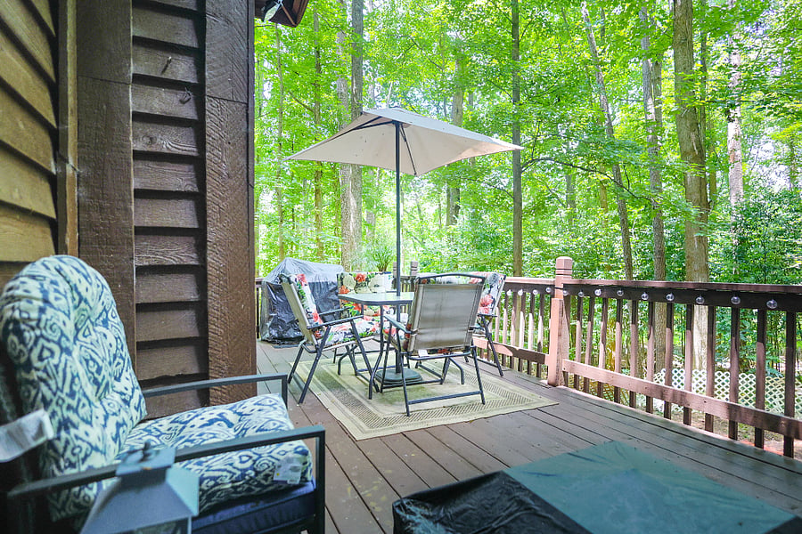 Scenic patio space