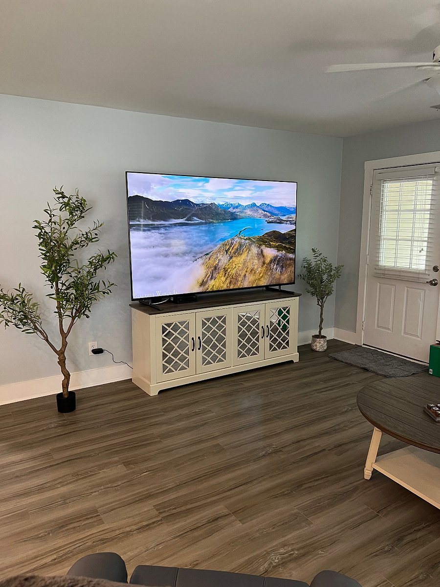 SONY 85 Bravia Smart TV!!!
We go all out for a Wonderful stay!
