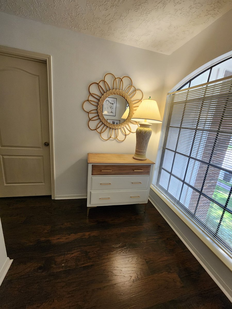 Upstairs hallway space