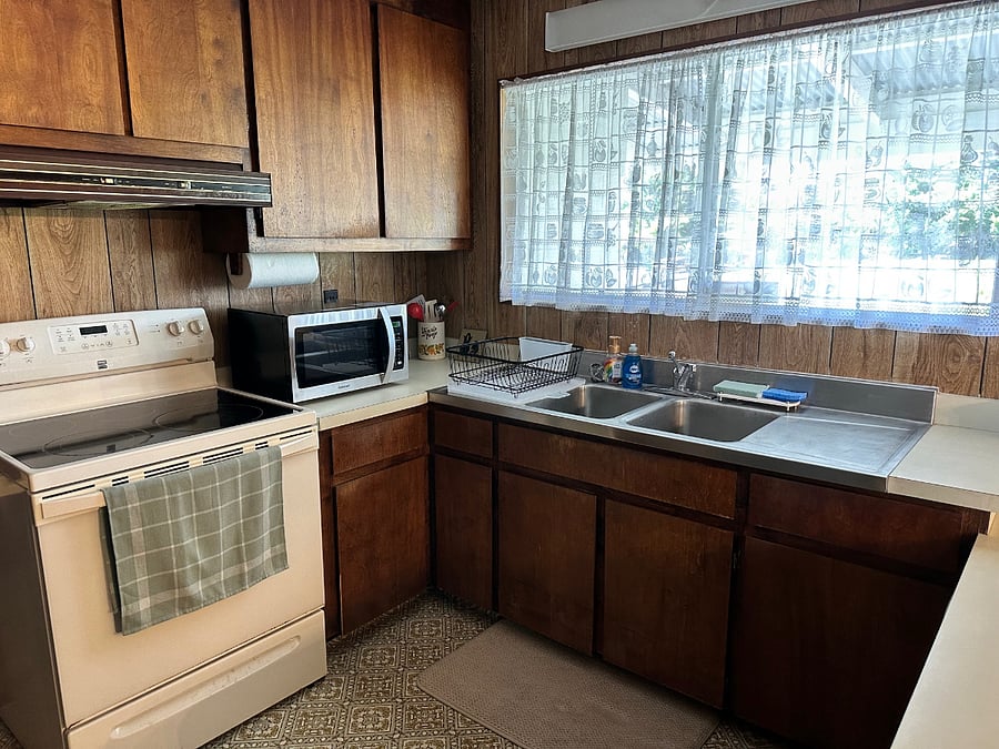 Fully equipped kitchen with everything needed for easy, everyday cooking.