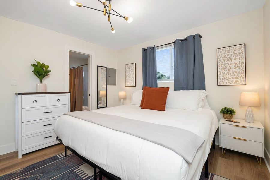 Furnished Finder property 876894_10 photo 15