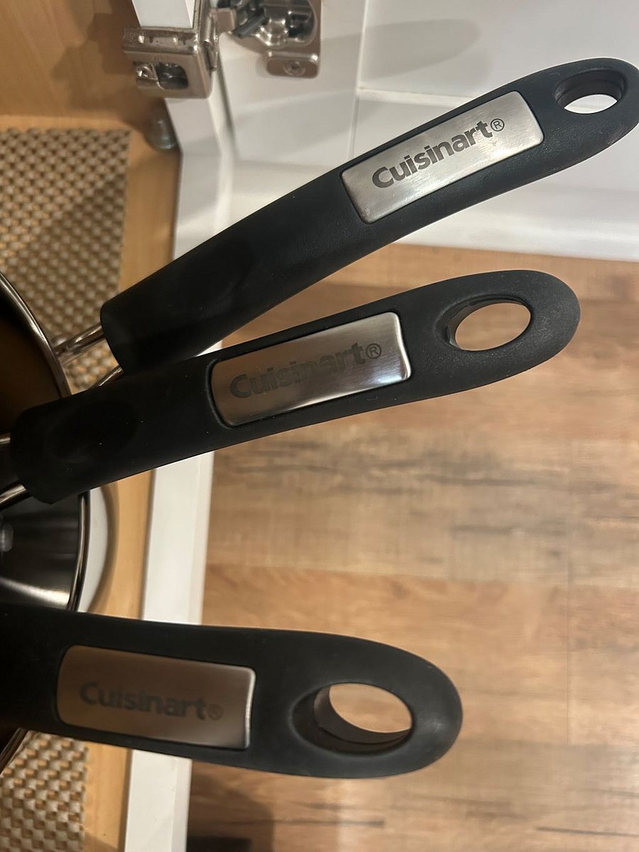 Full set of new Cuisinart pots and pans.
