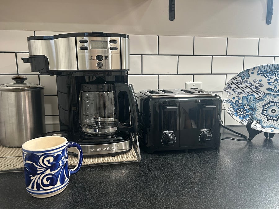 Coffee station with toaster