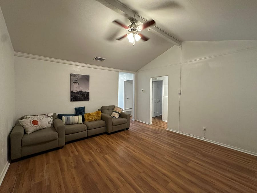 Furnished Finder property 877139_1 photo 3