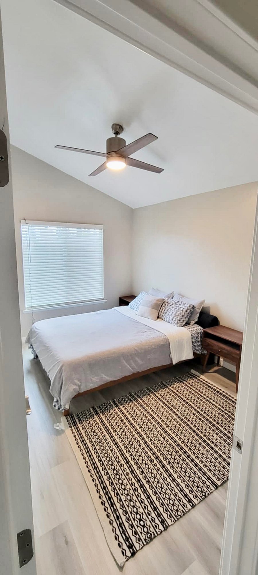 Furnished Finder property 877197_1 photo 10