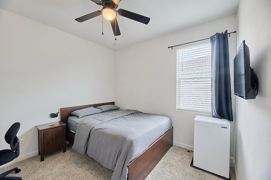 Room 2 - $925