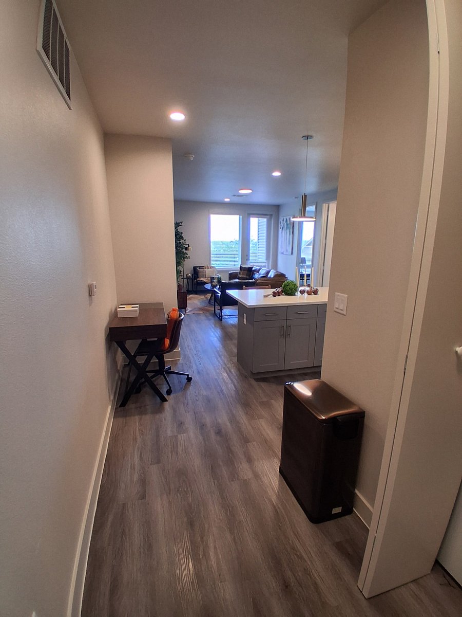 Furnished Finder property 877325_1 photo 3