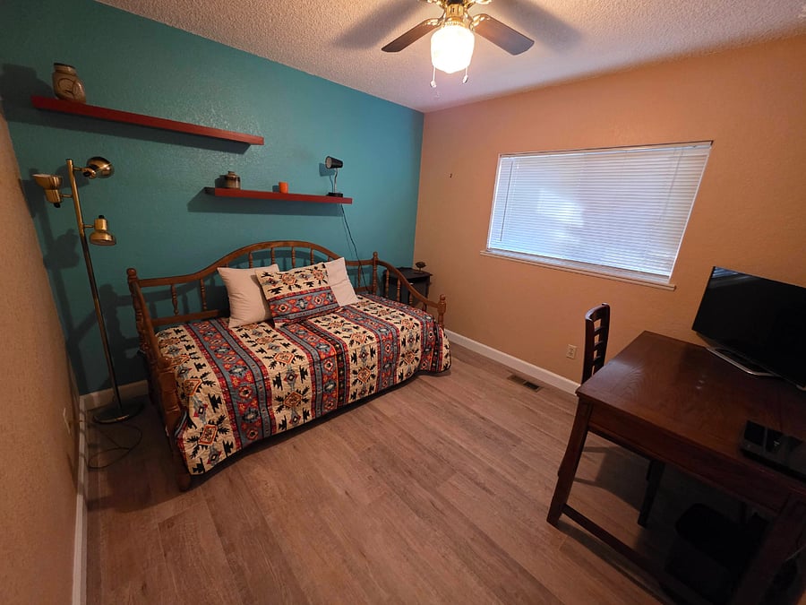 Office with daybed