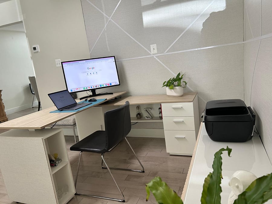 available office with high-speed internet