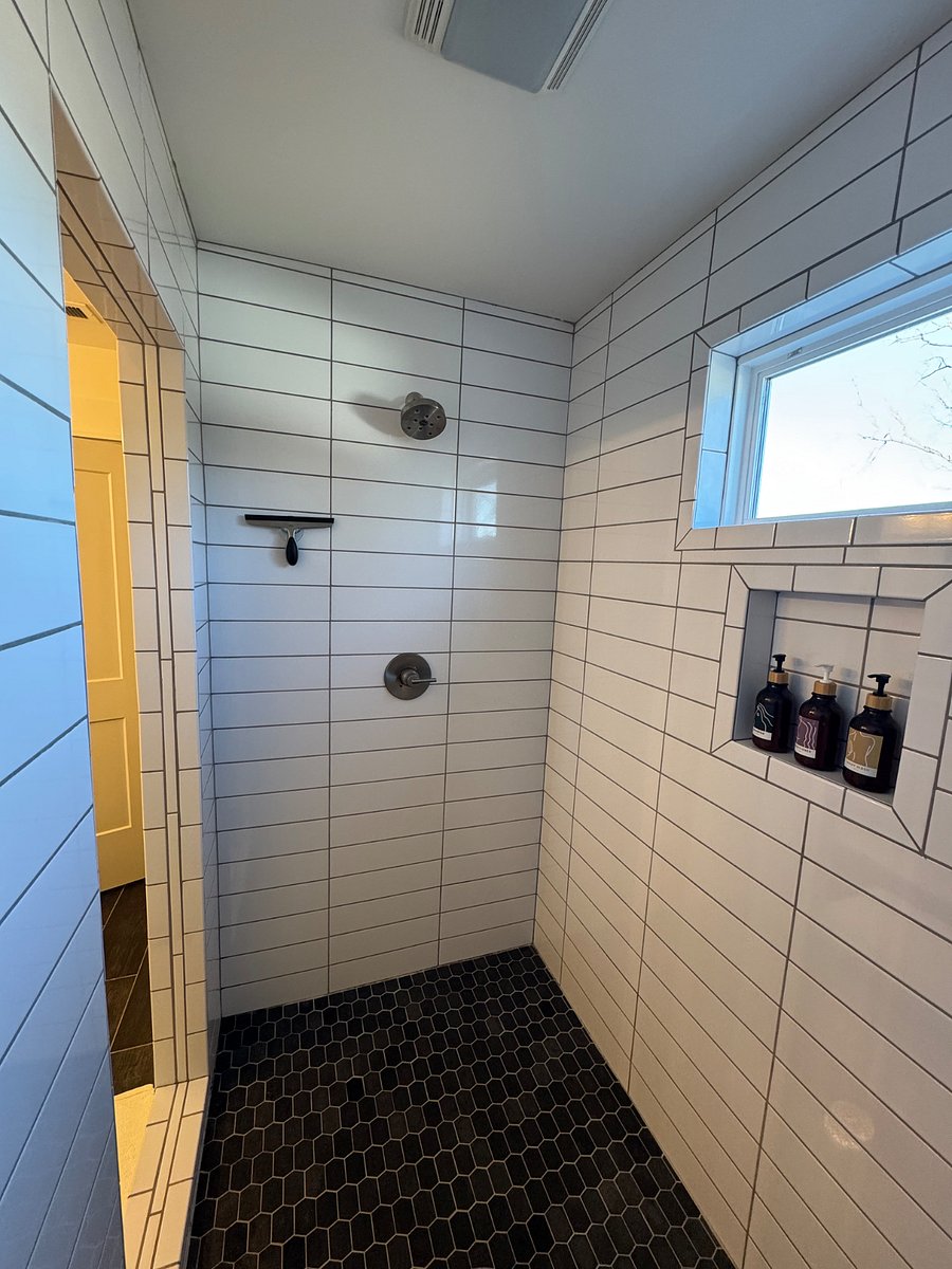 Master Bedroom en-suite Bathroom