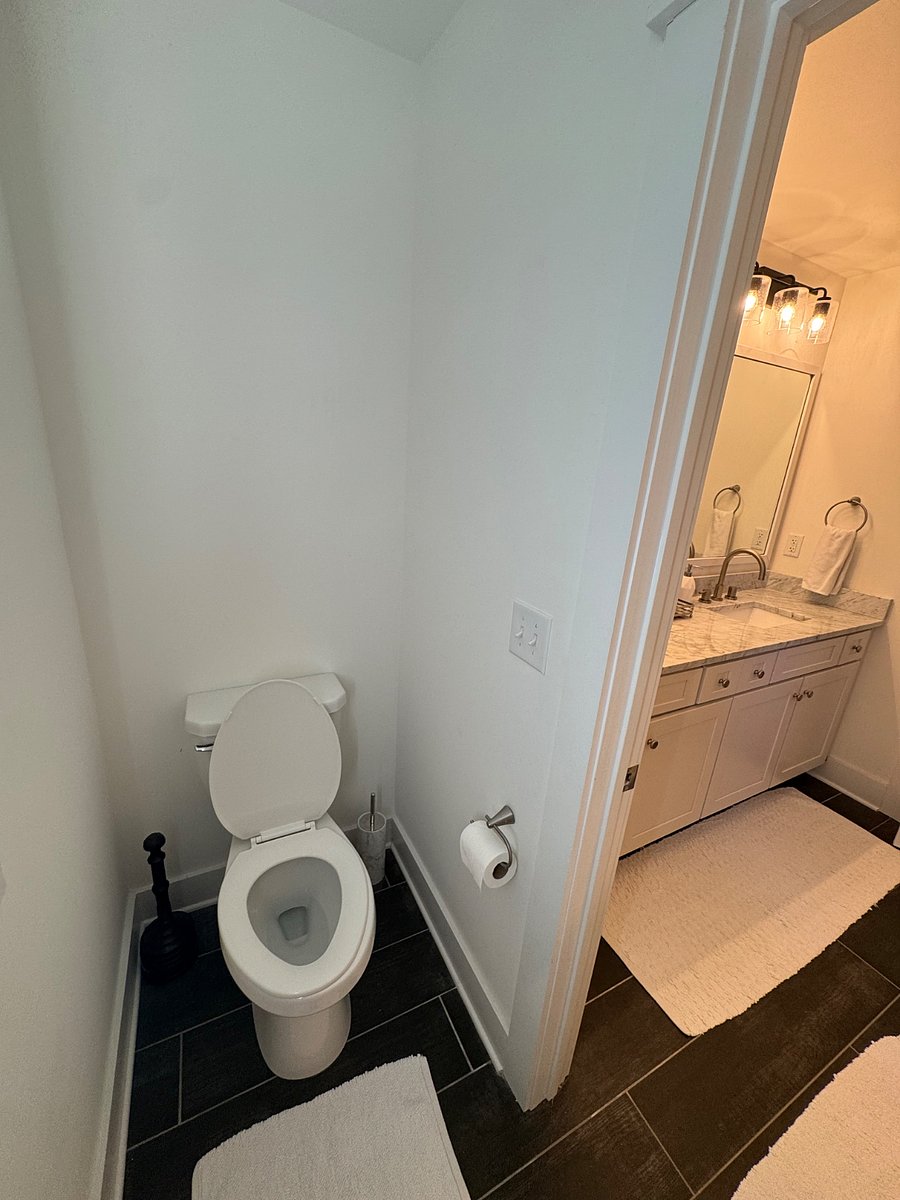 Master Bedroom en-suite Bathroom