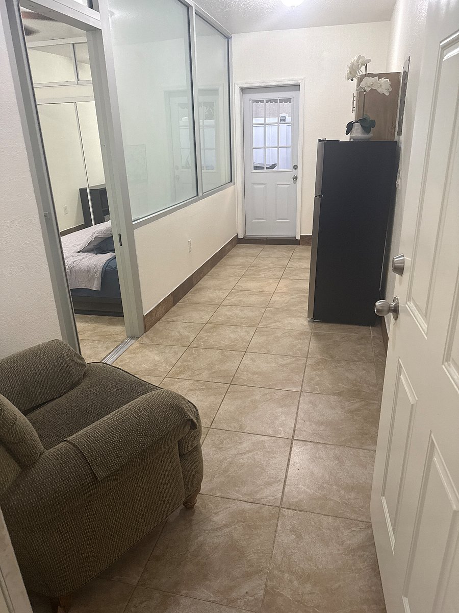 Furnished Finder property 877400_1 photo 1