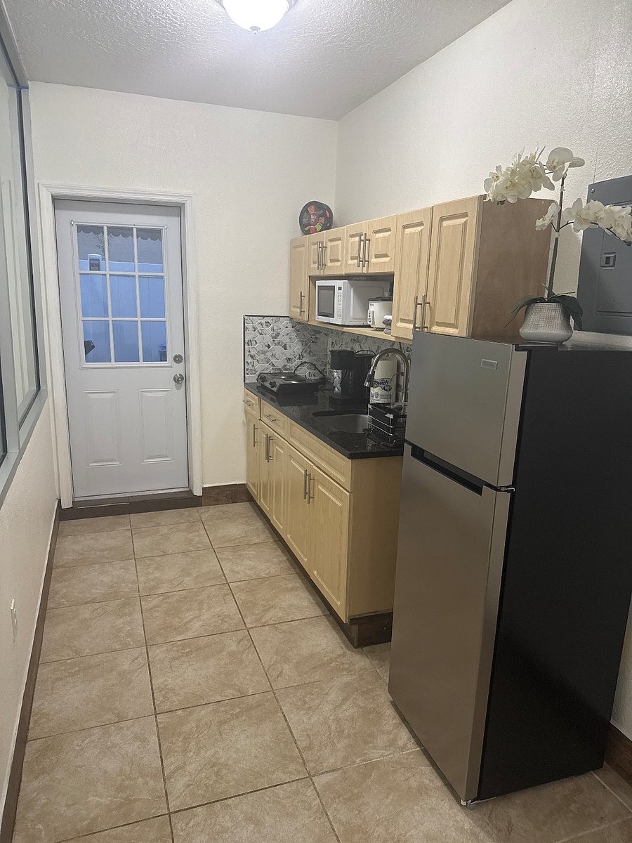 Furnished Finder property 877400_1 photo 14