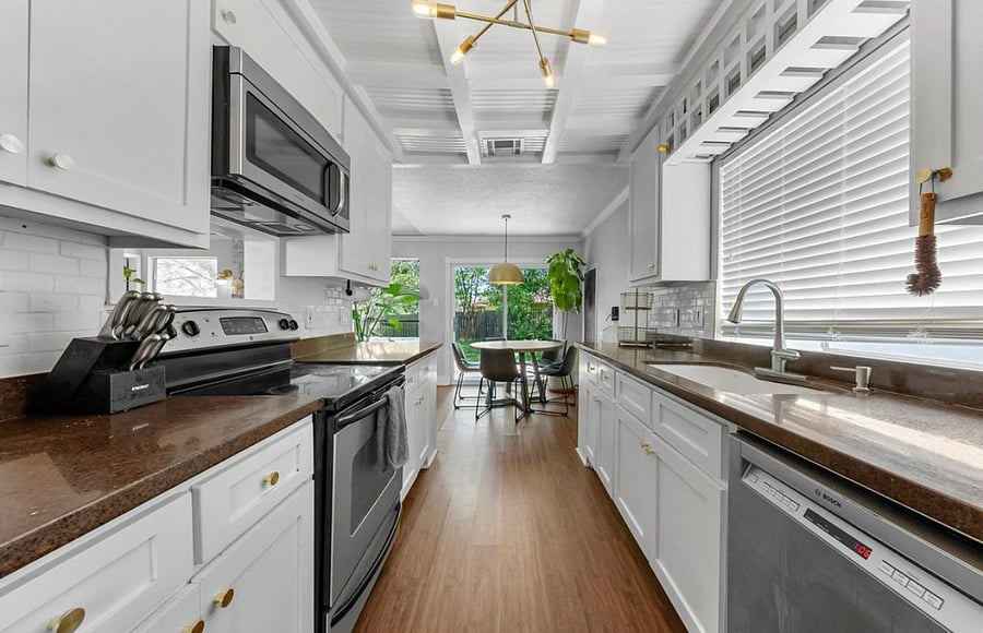 Full kitchen, comes with coffee maker, utensils, plates/bowls and everything you'll need to be comfortable.